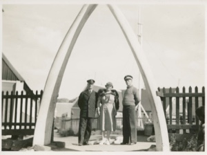 Image of Whalebone arch at Holstensborg (MacMillan, Gov. and Mrs. Rasmussen)